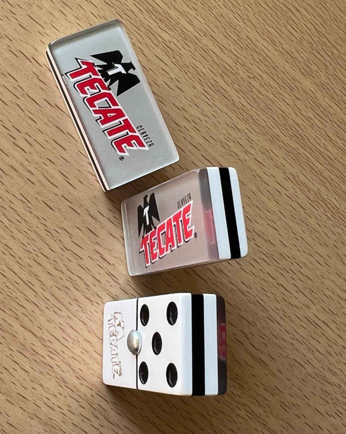 Dominoes Set Cerveza Tecate + Carta Blanca Domino + Cubilete Dice Set