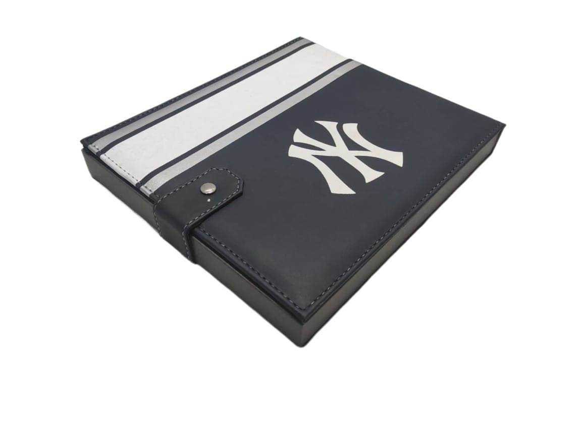 Dominoes Set New York Yankees in Faux Leather Case Domino NY