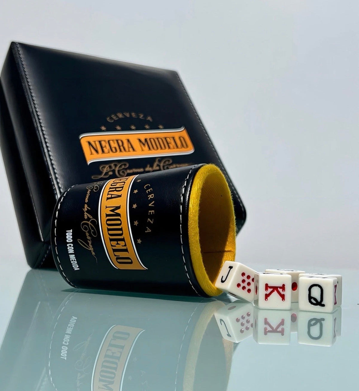 Negra Modelo Dominoes Casino Set Dominoes Set + Cubilete + 2 Barajas/Poker Cards Set