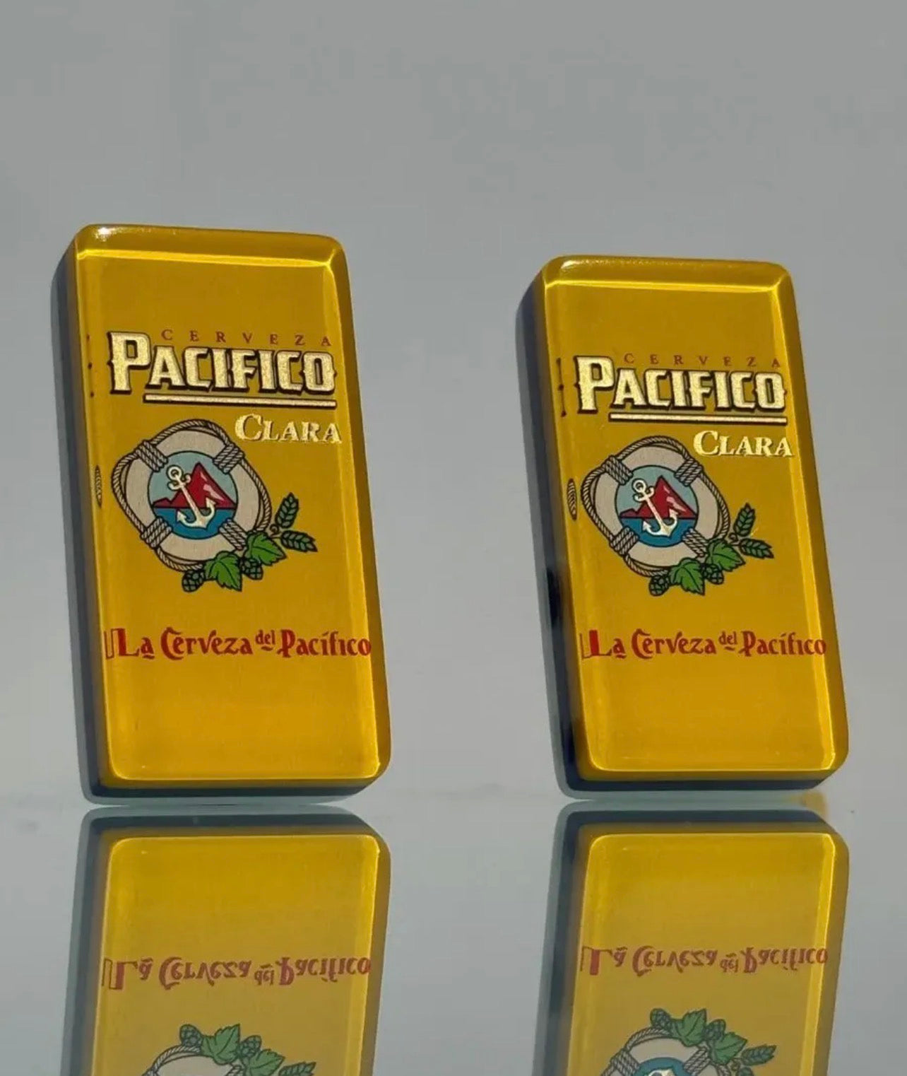 Cerveza Pacifico Dominoes Set in Faux Leather Case Domino