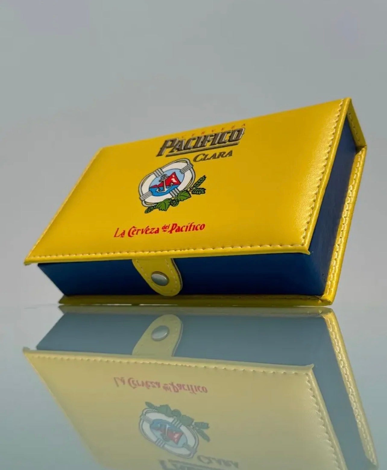 Cerveza Pacifico Dominoes Set in Faux Leather Case Domino